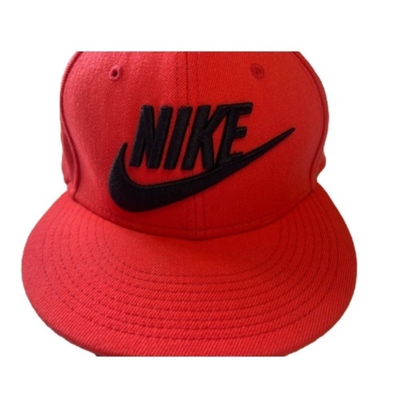 Nike True Embroidered Logo Red SnapBack Hat One Size - Picture 2 of 8